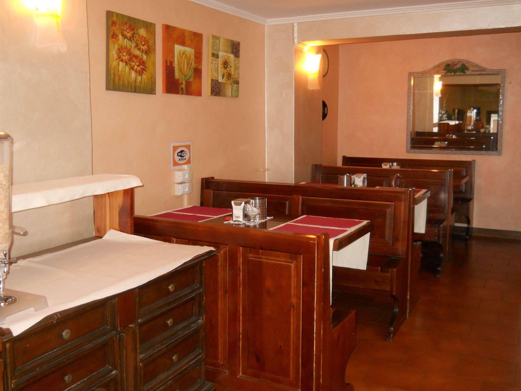Hotel Il Rustichello Lonato Esterno foto