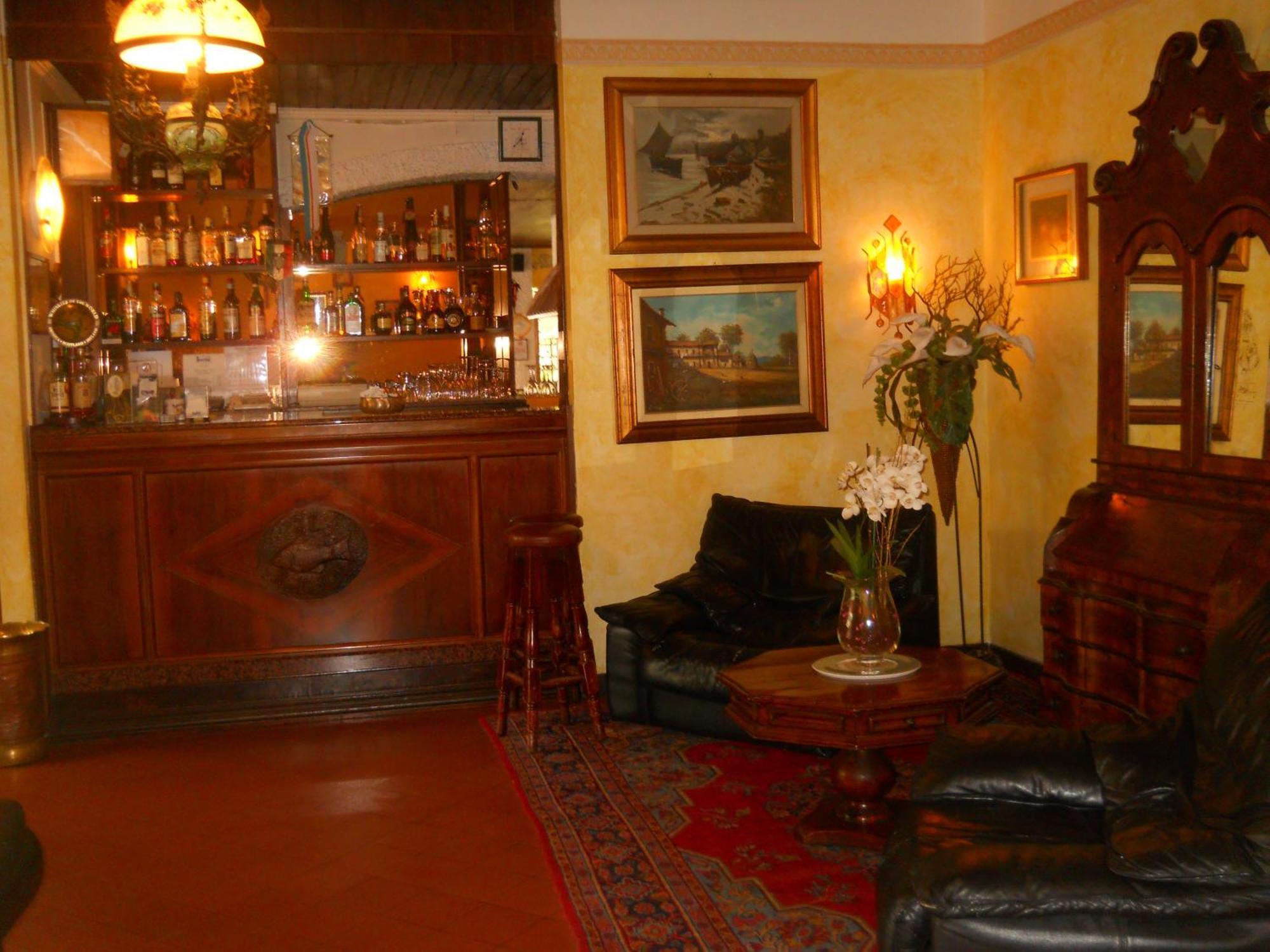 Hotel Il Rustichello Lonato Esterno foto