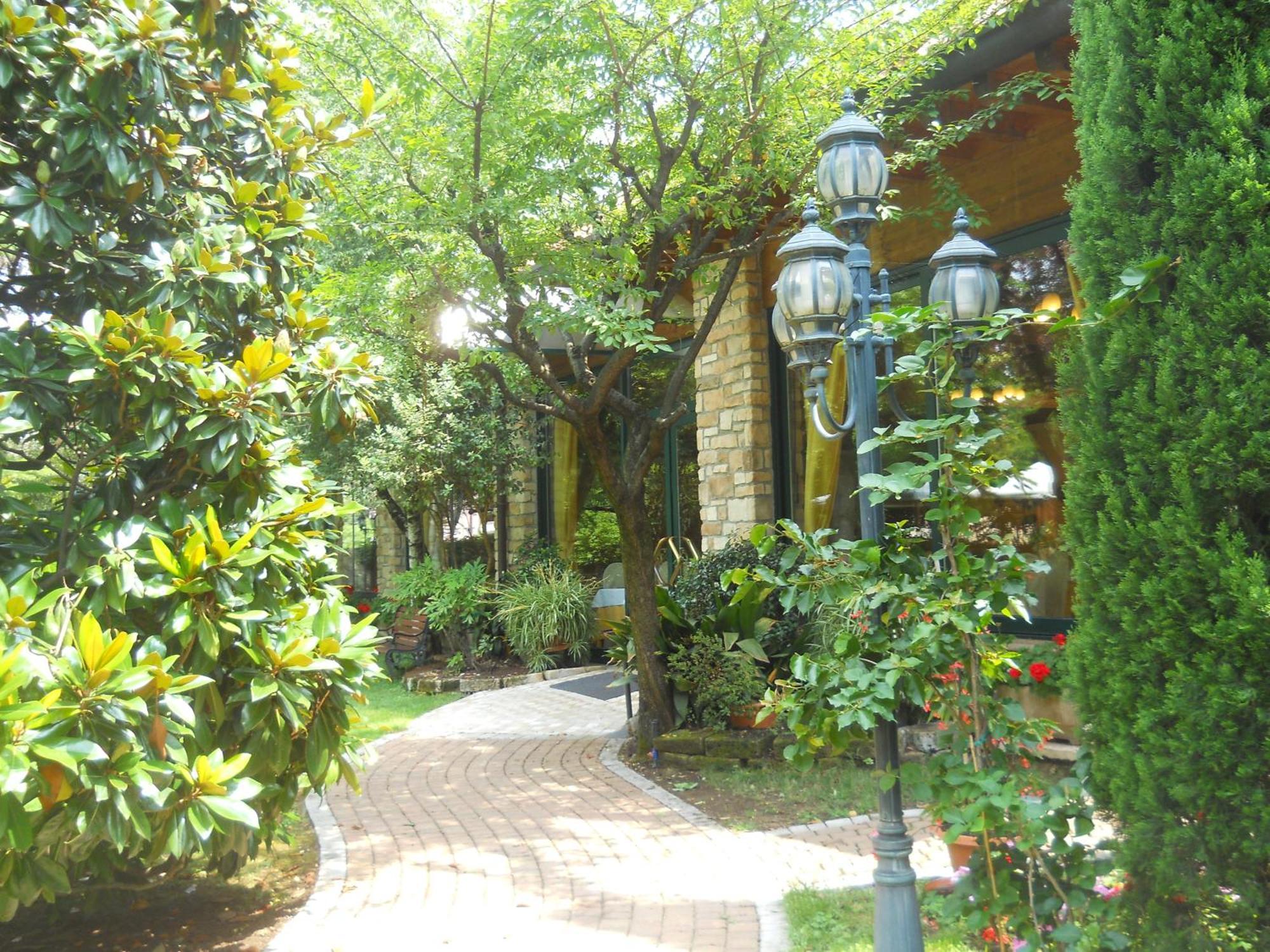 Hotel Il Rustichello Lonato Esterno foto