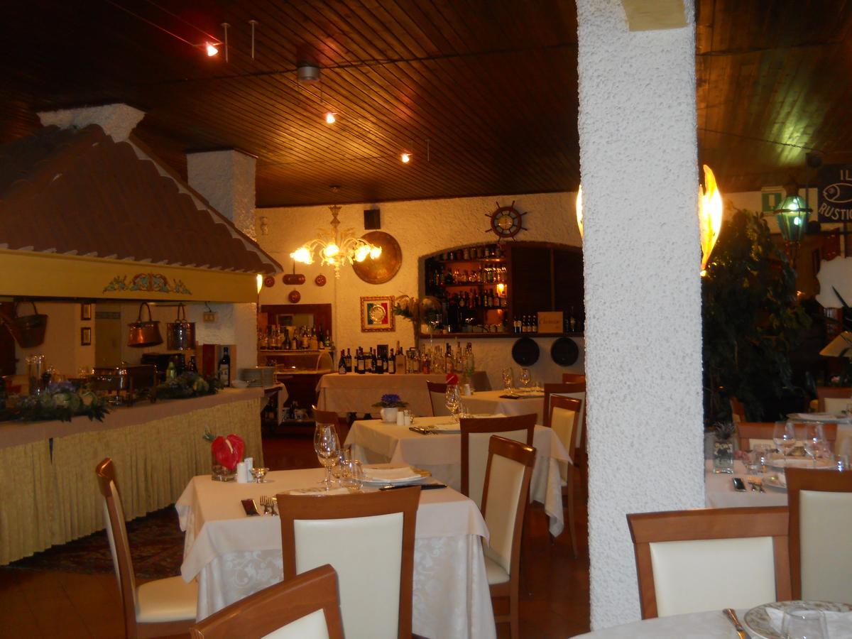 Hotel Il Rustichello Lonato Esterno foto