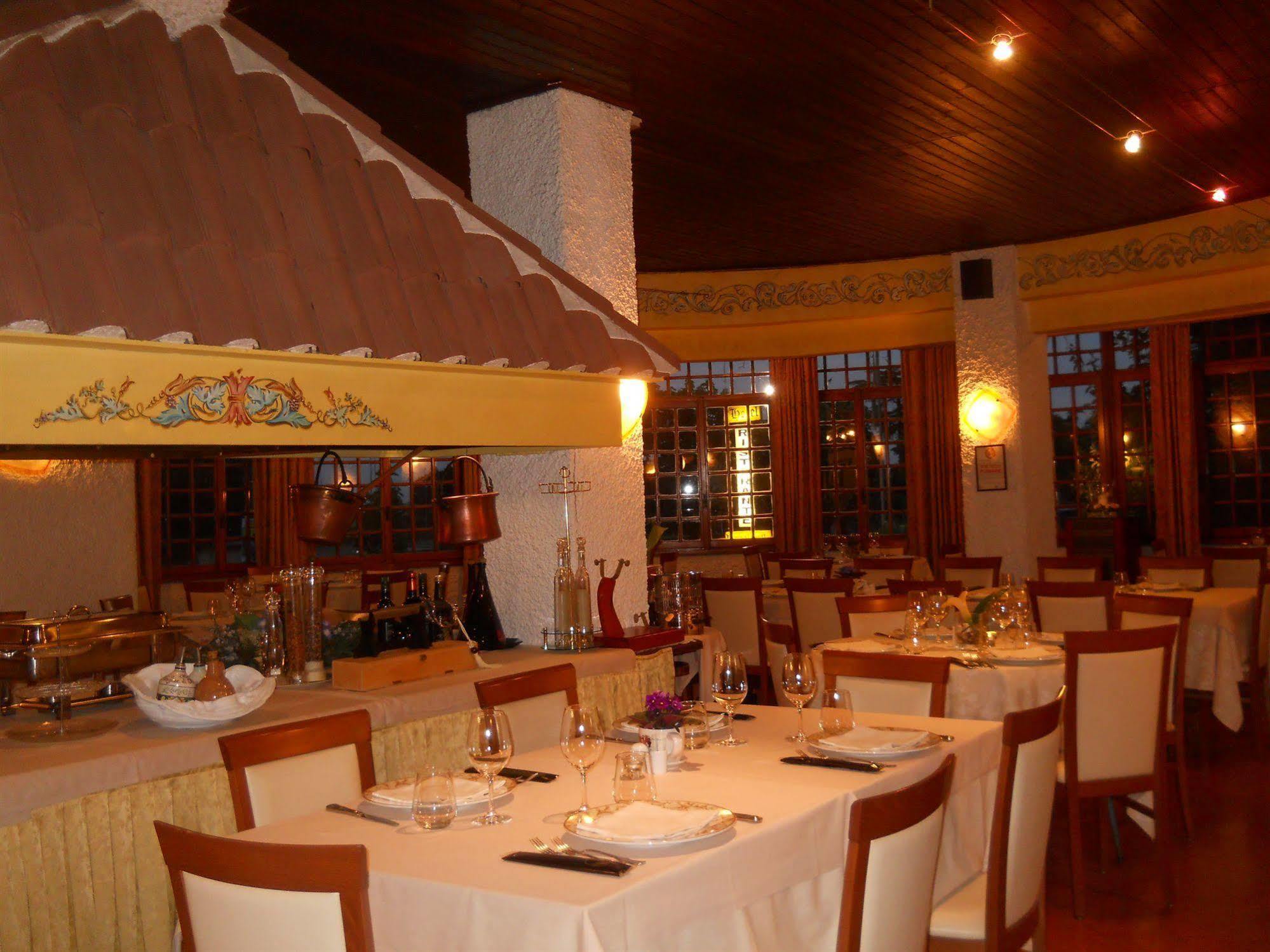 Hotel Il Rustichello Lonato Esterno foto