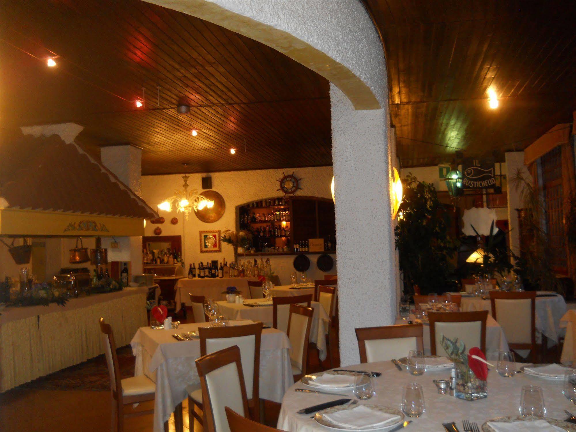 Hotel Il Rustichello Lonato Esterno foto