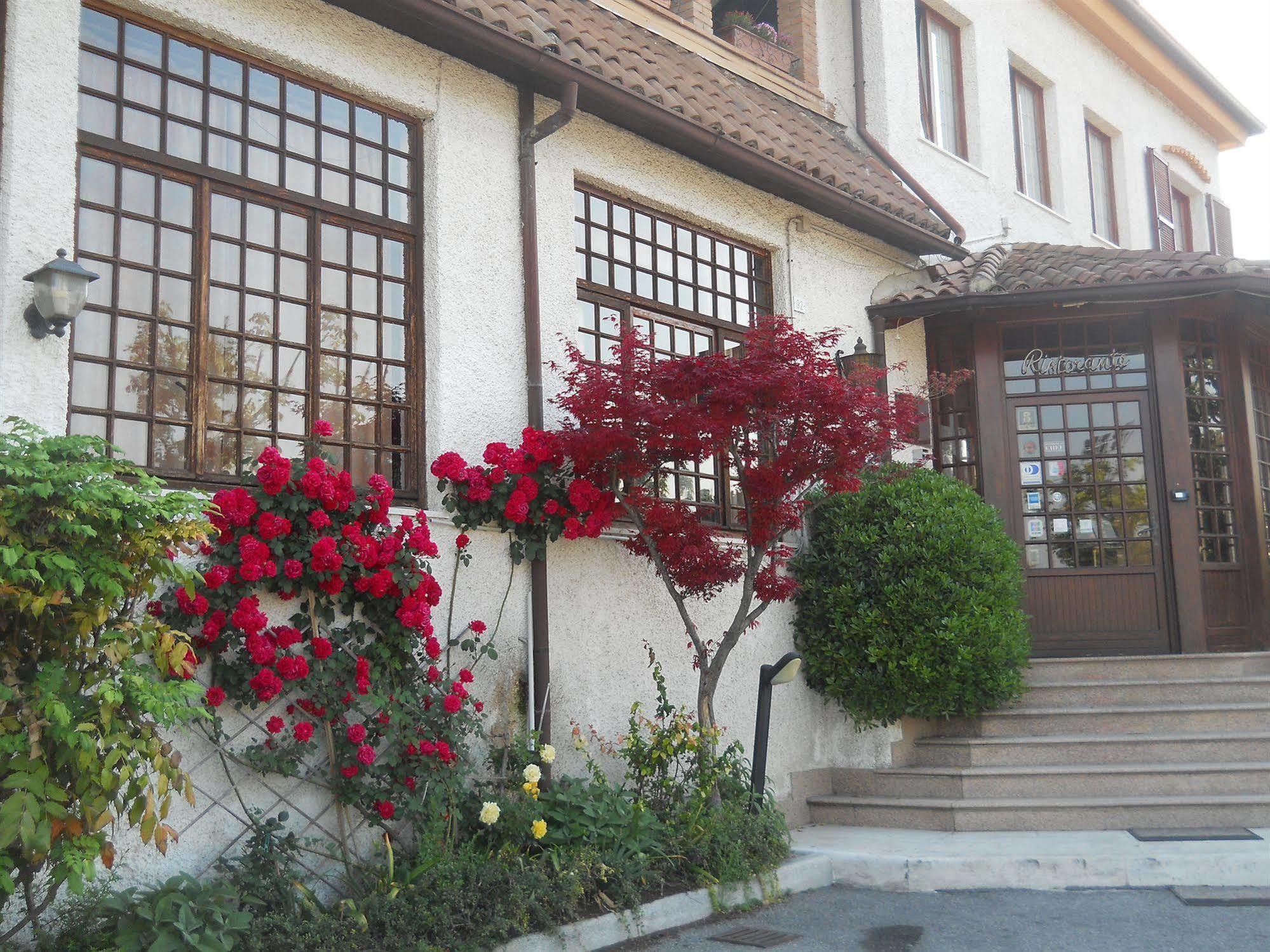 Hotel Il Rustichello Lonato Esterno foto
